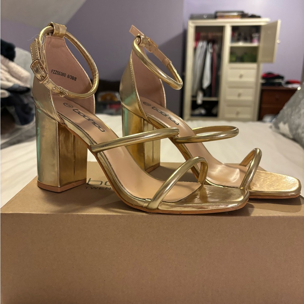 Boohoo three strap gold heels